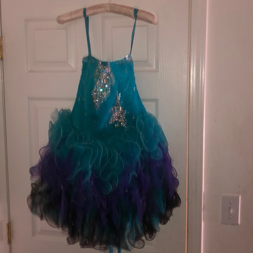 beautiful multi colored ruffle dress must have✨